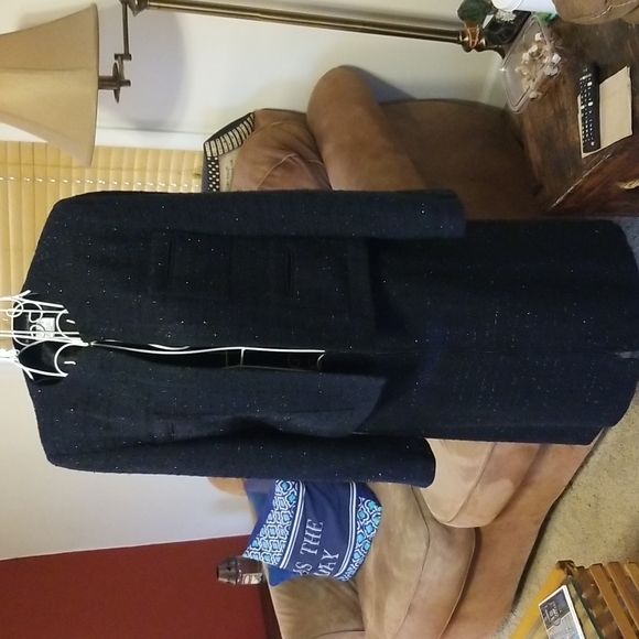 Gorgeous dark navy Harve Benard evening collection suit - Picture 2 of 10